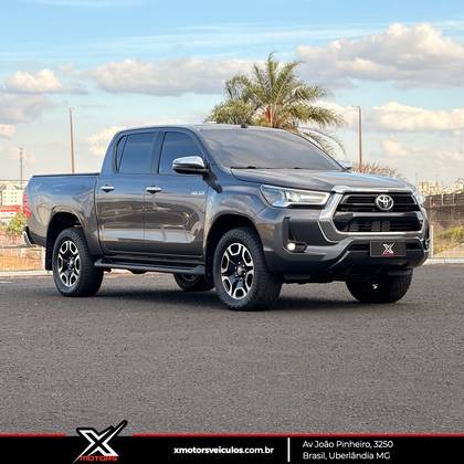 TOYOTA HILUX 2.8 D-4D TURBO DIESEL CD SRV 4X4 AUTOMÁTICO TOYOTA HILUX 2.8 D-4D TURBO DIESEL CD SRV 4X4 AUTOMÁTICO